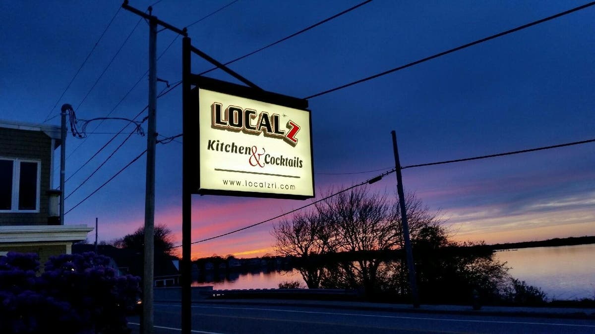 Localz Kitchen & Cocktails