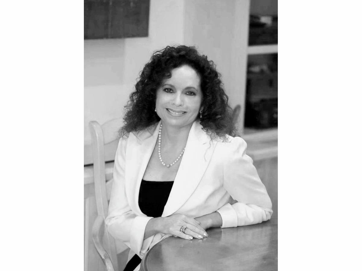 Noemi Morales Barile, GRI, CNRS Associate Real Estate Broker