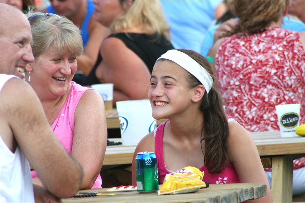 PHOTOS Beer, Brats and Bingo a True Lakeville Reunion Lakeville, MN
