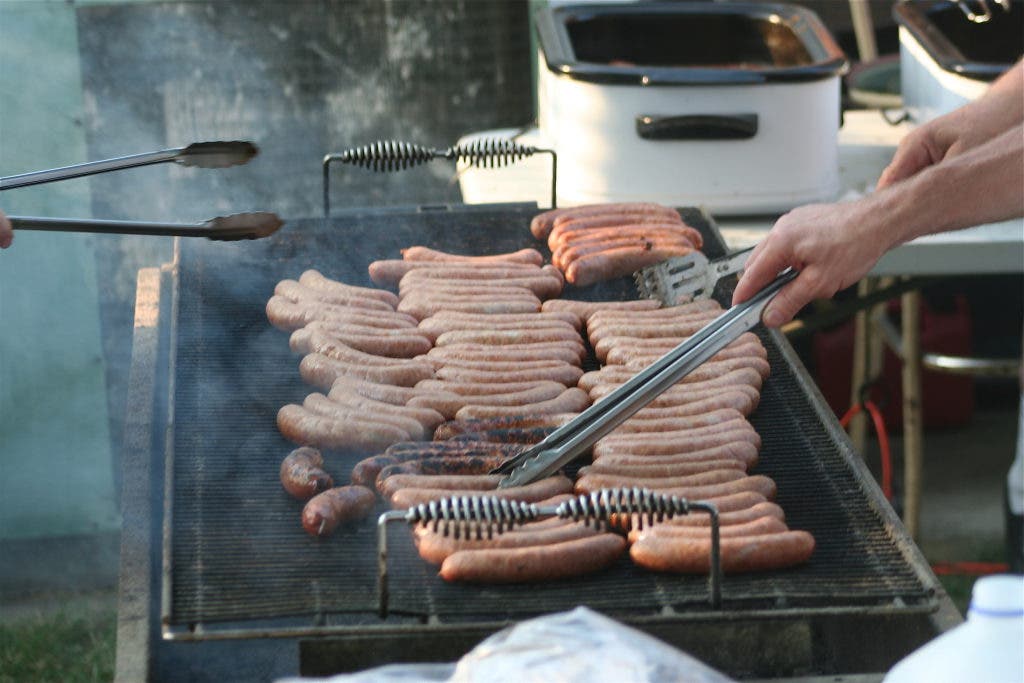 PHOTOS Beer, Brats and Bingo a True Lakeville Reunion Lakeville, MN
