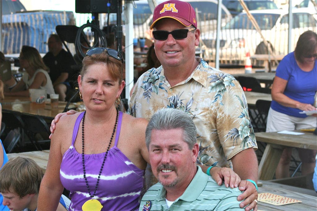 PHOTOS Beer, Brats and Bingo a True Lakeville Reunion Lakeville, MN