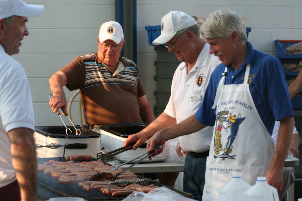 PHOTOS Beer, Brats and Bingo a True Lakeville Reunion Lakeville, MN