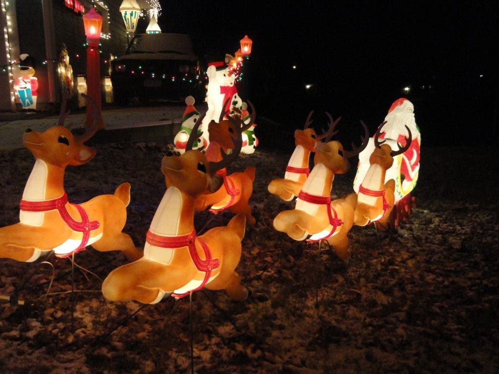 Albertville Light Display Blows Fans Away | St. Michael, MN Patch