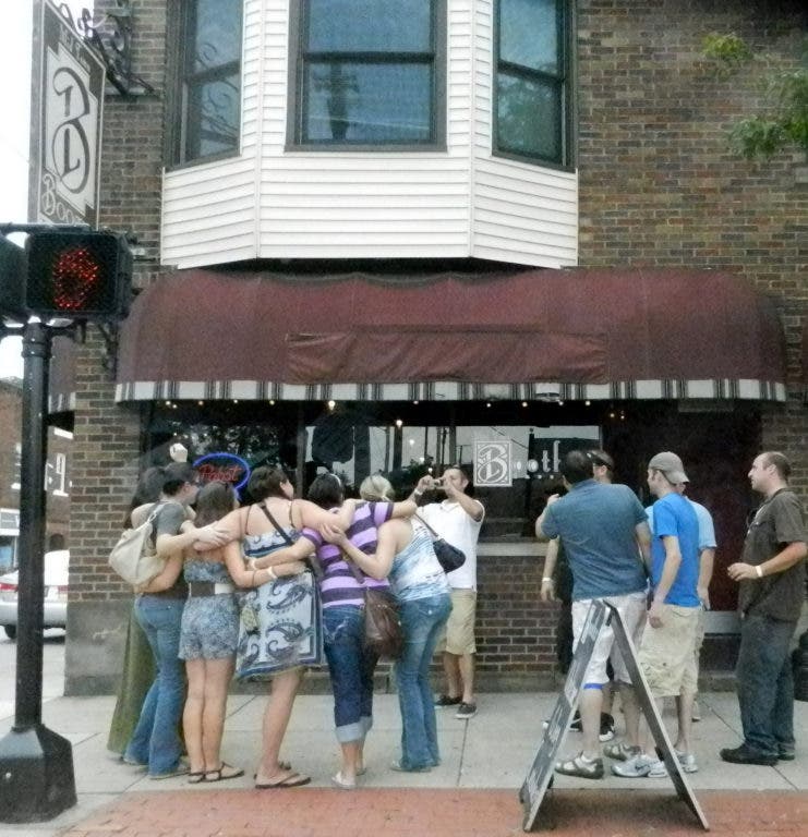 Wing Crawl a Messy Success in Lakewood | Lakewood, OH Patch