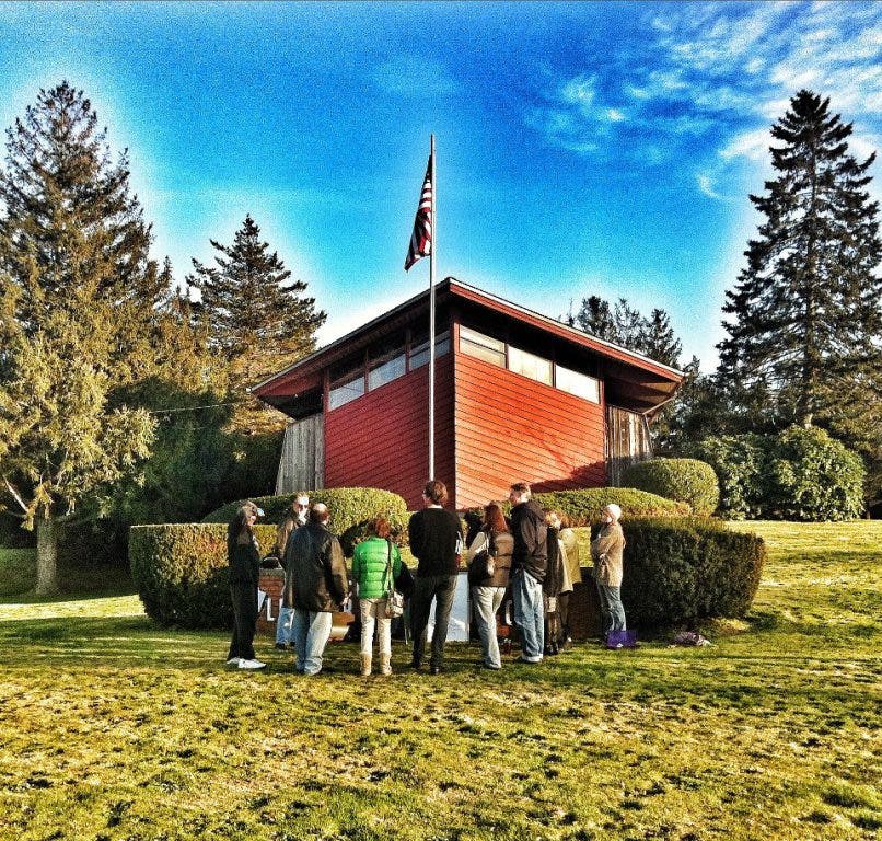 News small post card thumbnail