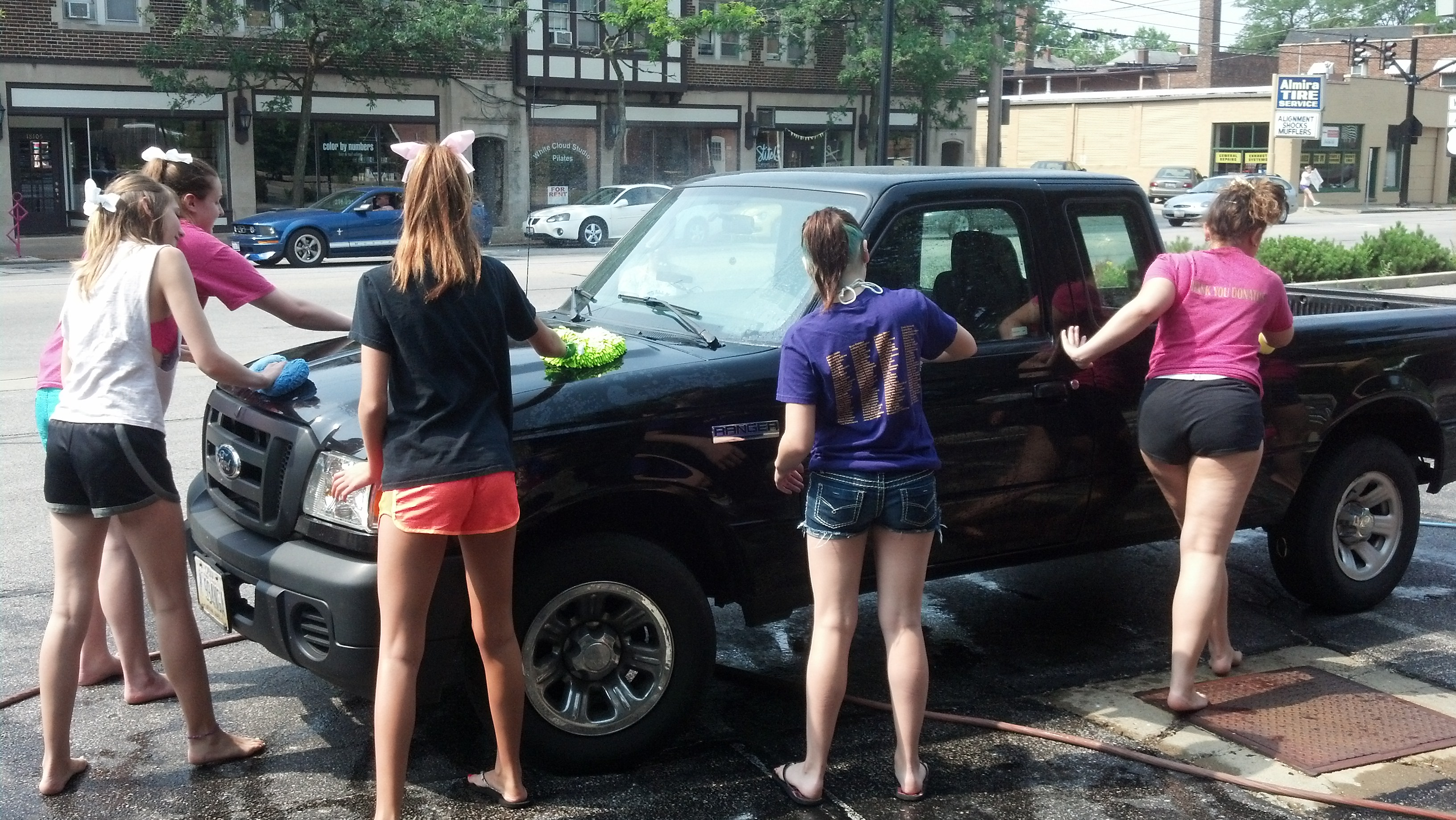 LHS CHEERLEADERS CAR WASH SUNDAY 12 4 Lakewood OH Patch