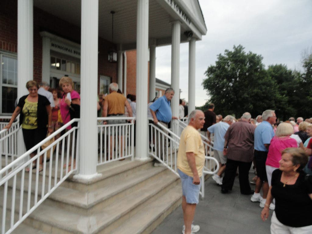 News small post card thumbnail