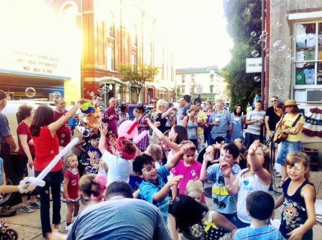 News small post card thumbnail