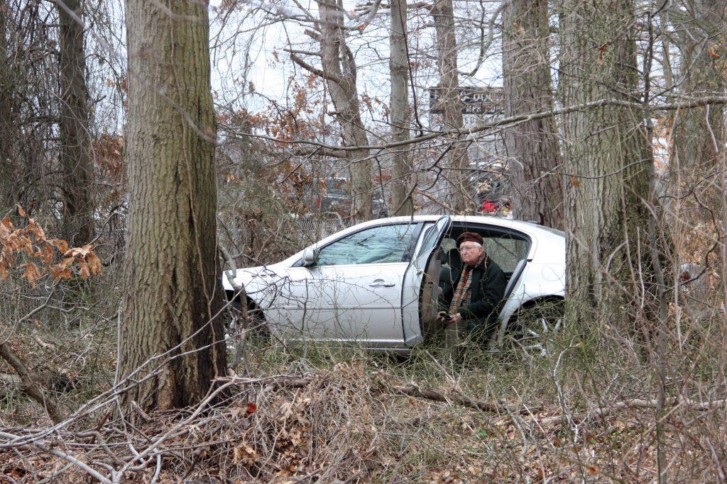 SUV Split in Half After Hitting Tree on I-95 in Lawrence ...