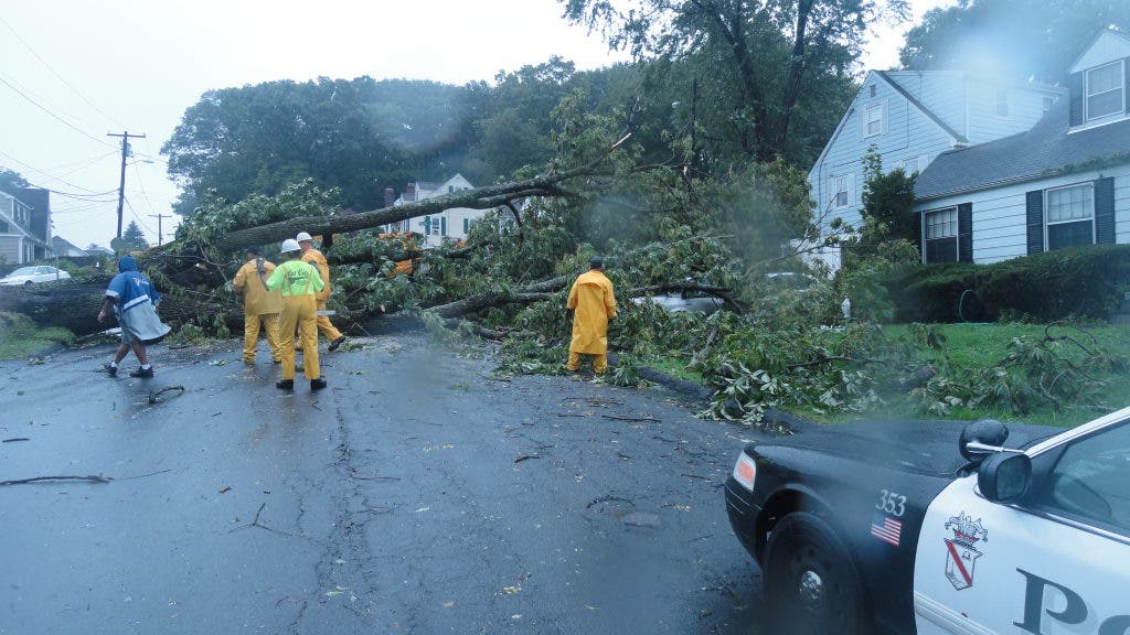CL&P says 99 percent of customers will be restored by Monday | Danbury, CT Patch