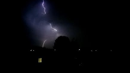 Incredible Photos From the 978 Lightning Strikes on Thursday | El ...