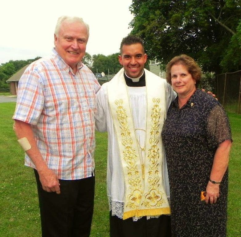 Over 1,000 Turnout For Newly Ordained Priest's First Mass ...