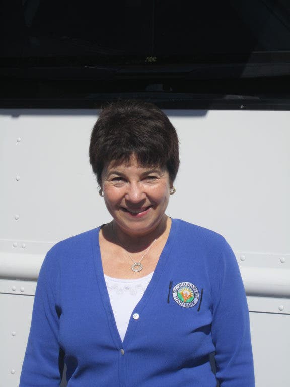 Mobile Kitchen Teaches How to Cook Nutritious Meals