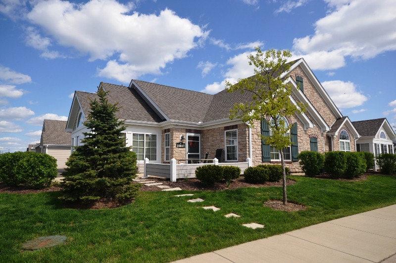 3 Waterfront Townhomes Available Villas at Fox Run! Plainfield, IL