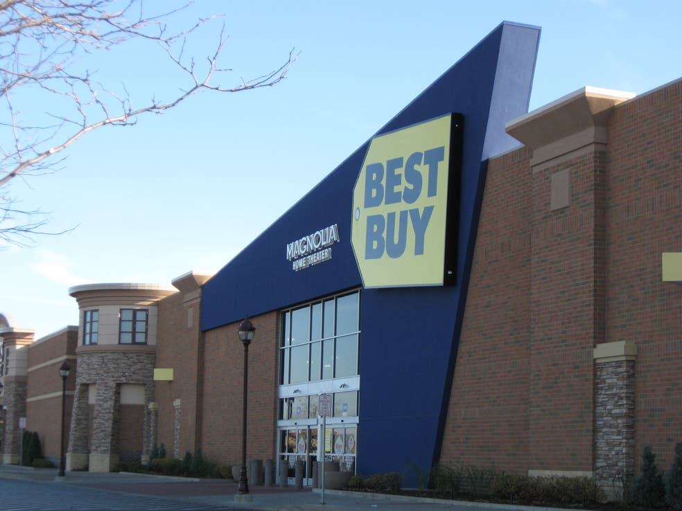 Best Buy Offers Free Gift Card Blitz and Lunch to Select Customers