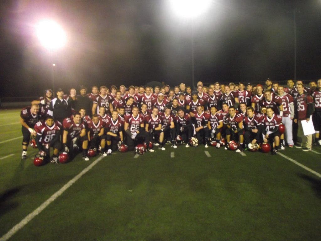 Eastlake Football Wolves Dominate Issaquah 44 17 Sammamish WA Patch eastlake-football-wolves-dominate-issaquah-44-17-sammamish-wa-patch