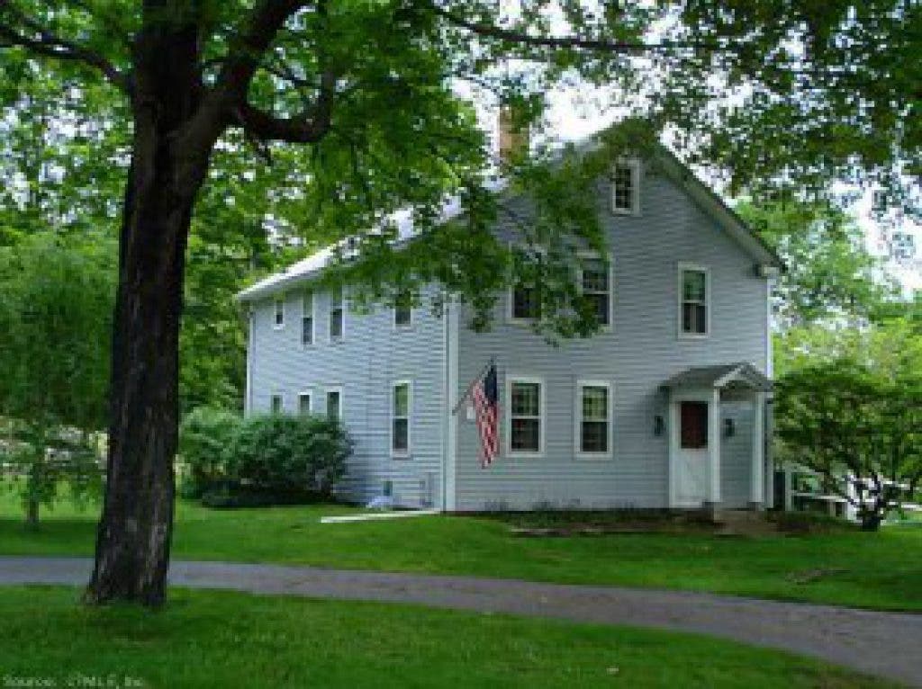 Cox Road Historic Farmhouse in Portland on the Market For 429,000