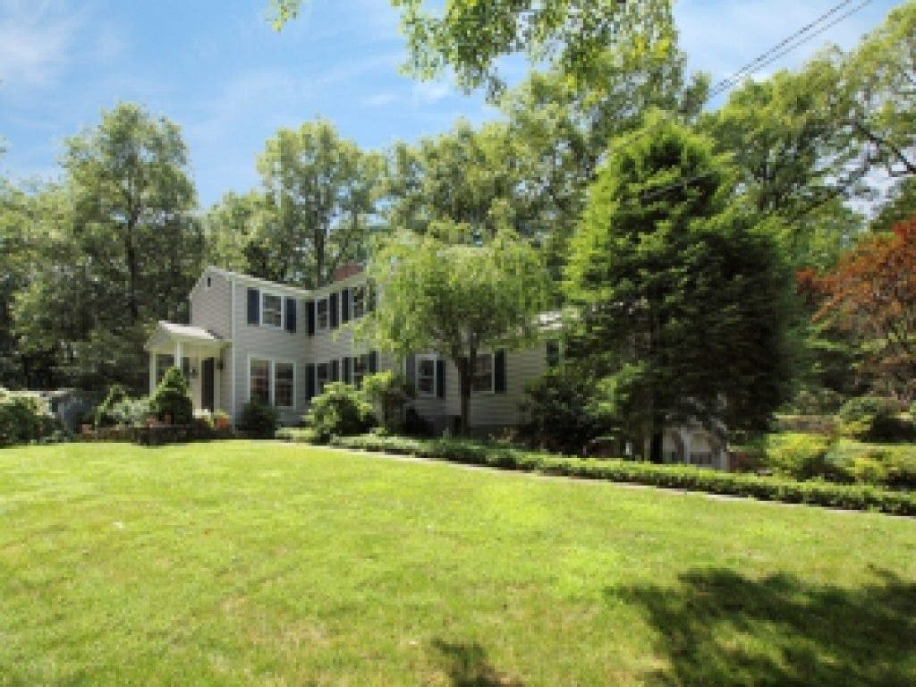 New Canaan Real Estate Market Report July 2531, 2011 New Canaan, CT