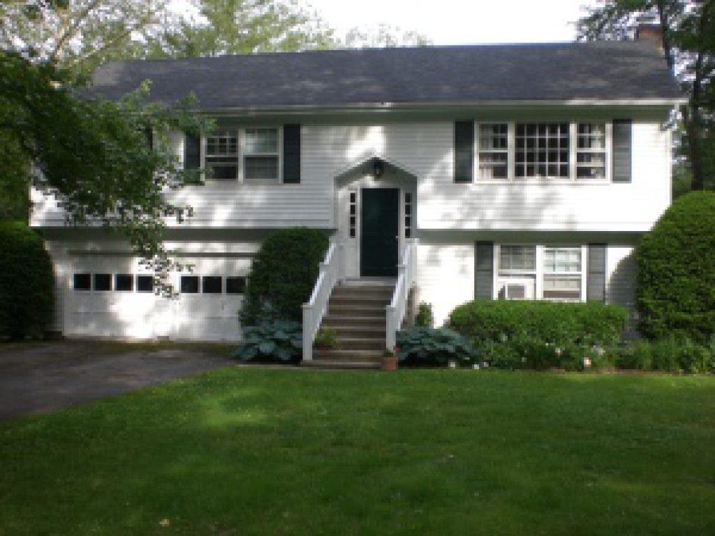 New Canaan Real Estate MARKET STATS & TRADITIONAL RULES RETURN New