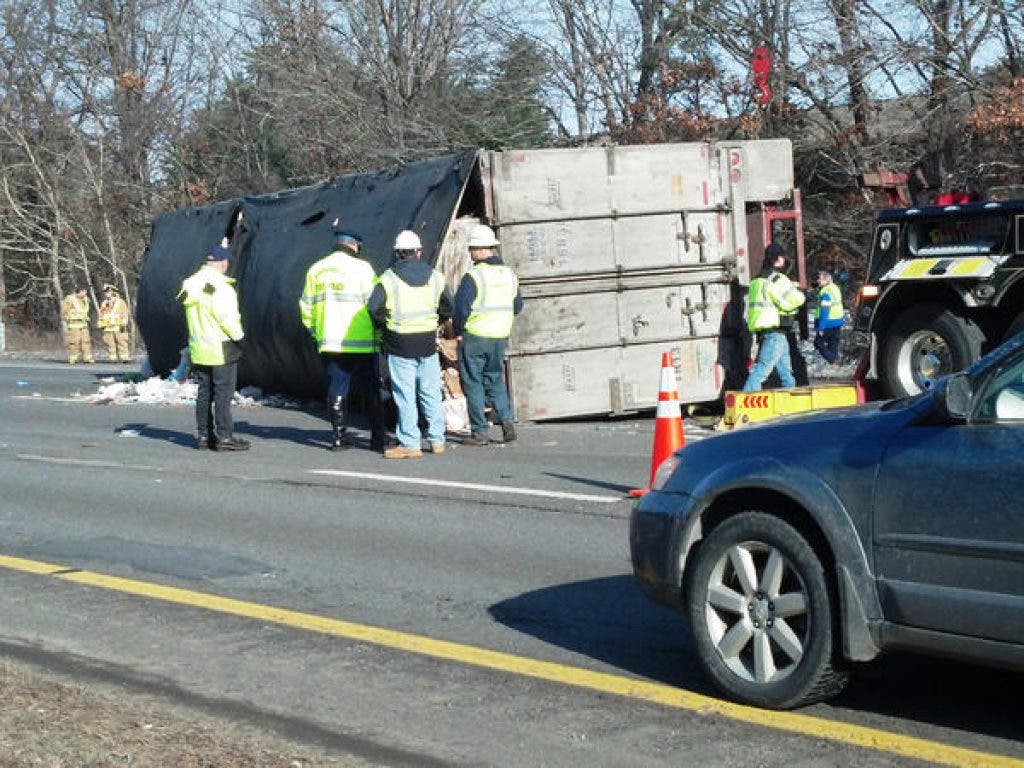 UPDATED: Overturned Tractor Trailer Snarls Traffic on I-93 | Wilmington ...