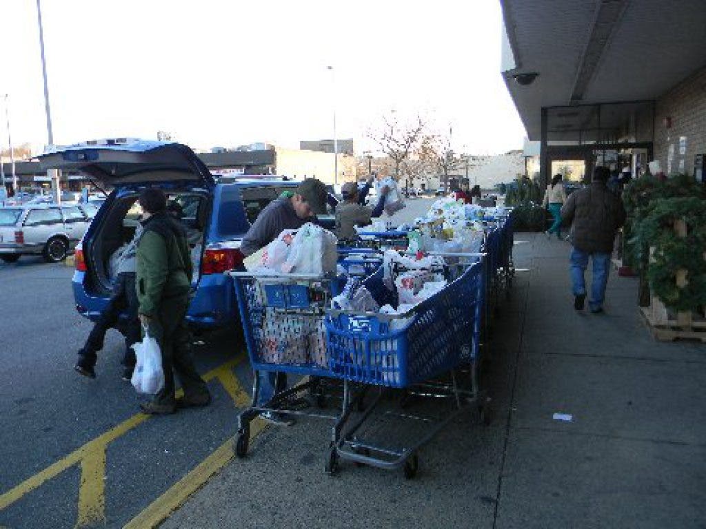 Port Chester Boy Scouts Help Carver Center Food Pantry Port Chester