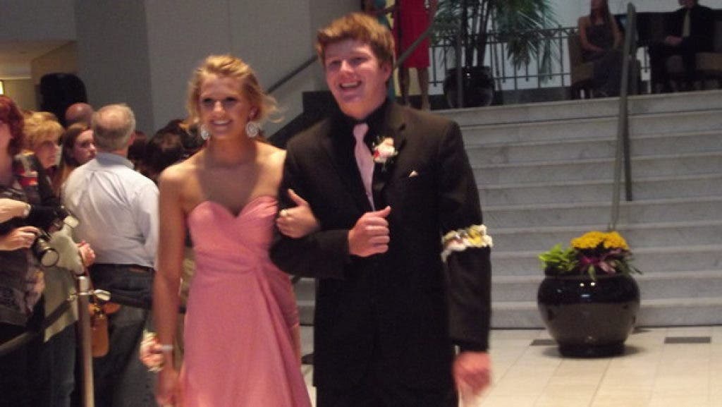 PHOTOS: Sunny Skies for Brookfield Central Prom | Brookfield, WI Patch