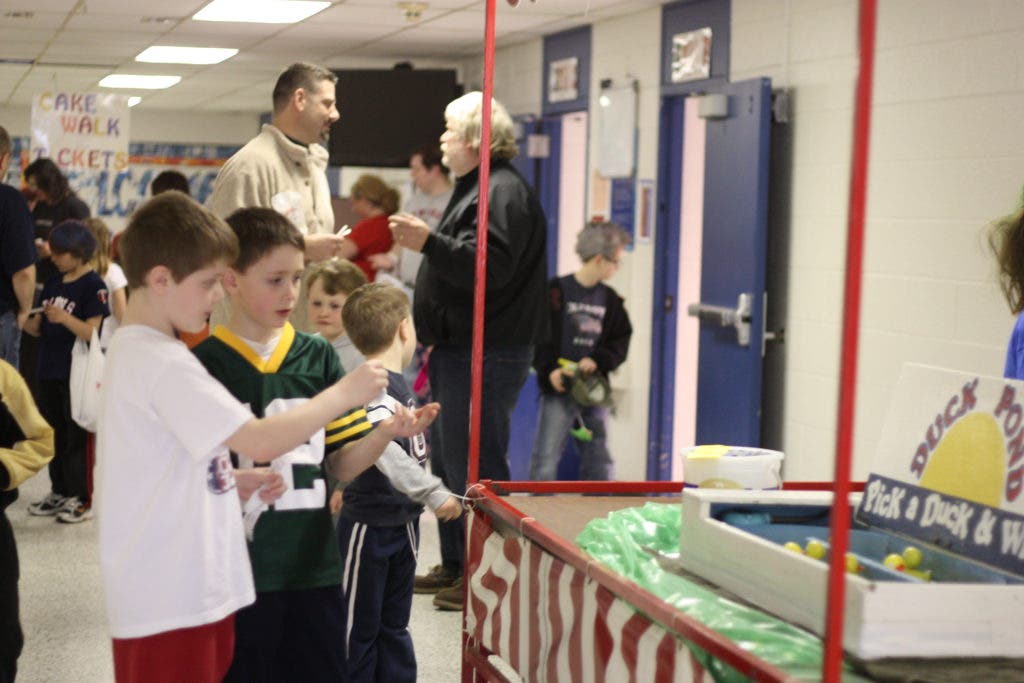 Photo Gallery Woodbury's Royal Oaks Elementary Holds Spring Carnival
