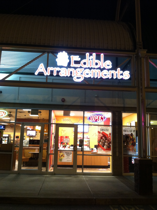 Edible Arrangements in McIntyre Square is NOW HIRING North Hills, PA
