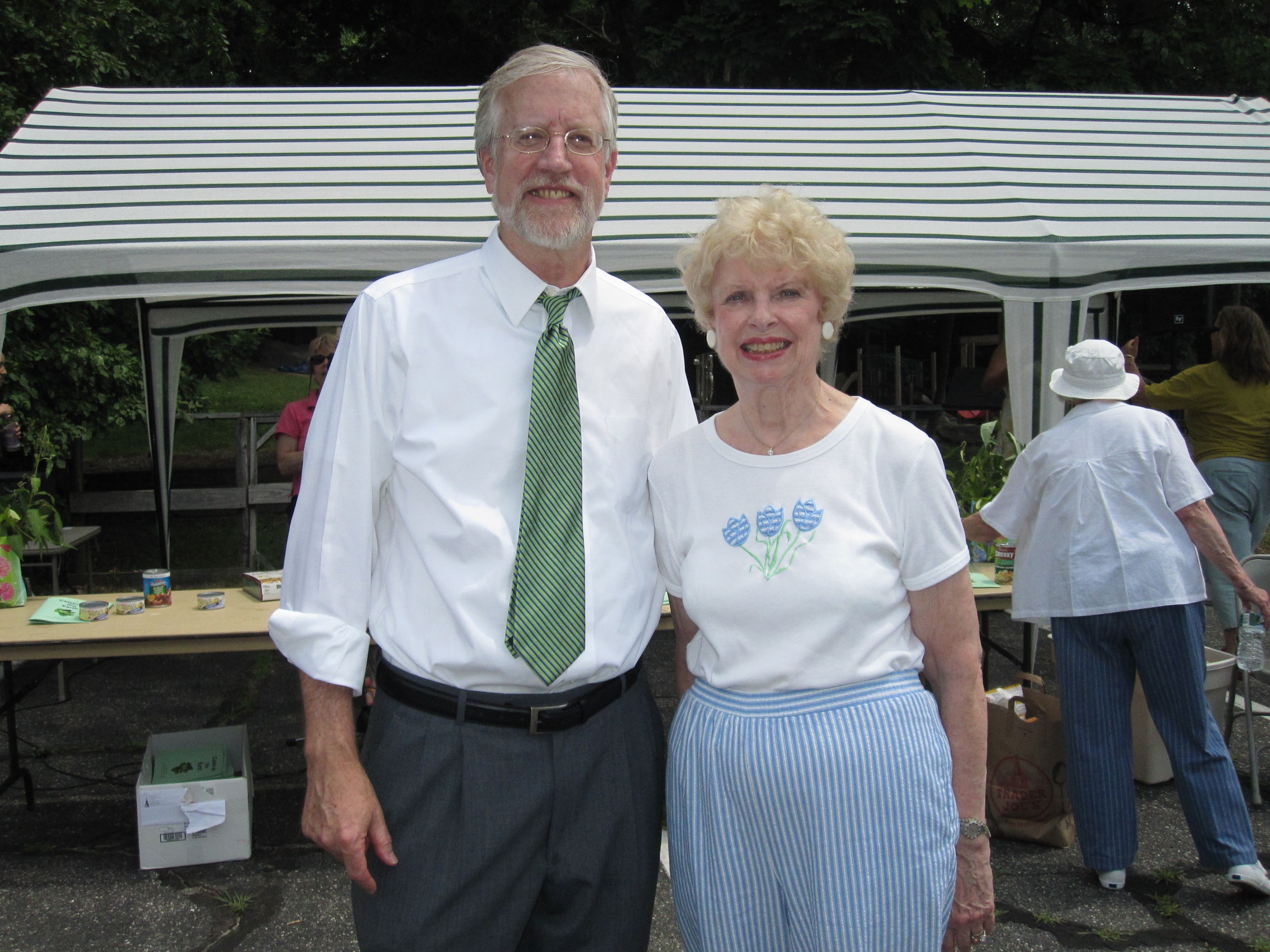 Environmental Day Celebrates Earth, Collects Healthy Food for the Needy