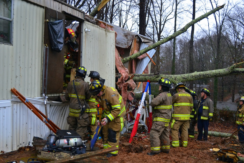 Tree Falls on Mobile Home, Traps 2 Children | Woodstock, GA Patch