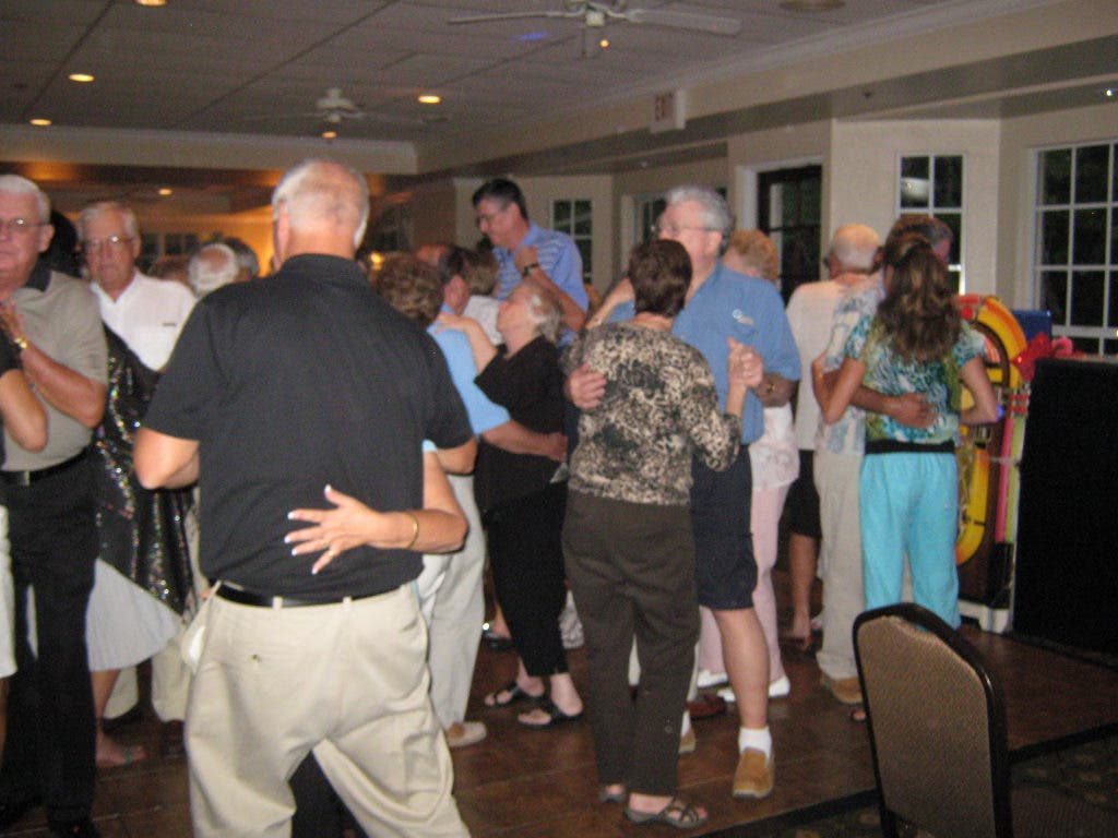 Dine and Dance select Wednesdays at Crescent Oaks Tarpon Springs, FL