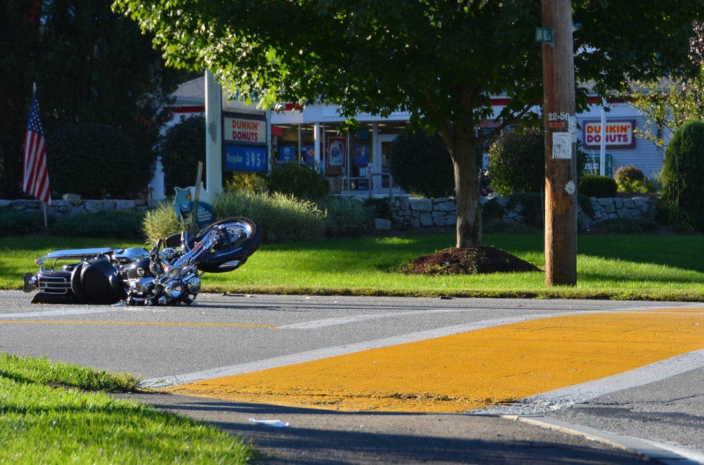 Motorcycle and Minivan Collide in Latest Oak Hill Accident Westford