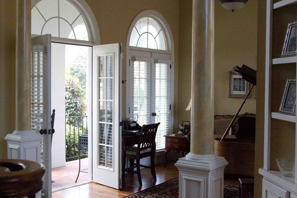 Home Spotlight Towne Lake Hills North Home Has Wet Bar, Gourmet