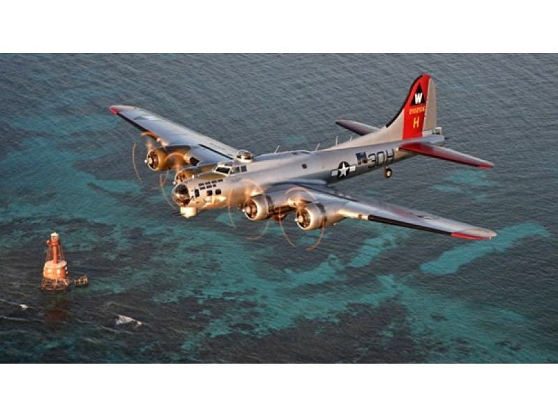 Want To Fly A B 17 Bomber You Can This Weekend At Lawrence