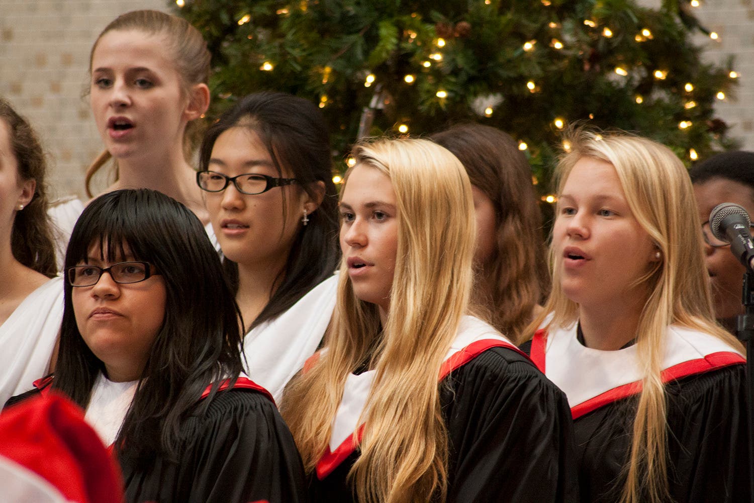 Annual Christmas Concert Dec. 4 at Woodlands Academy Lake Forest, IL