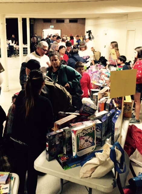 Saban Community Clinic Brings Holiday Joy To More Than 500 Patients And Families In Need Hollywood Ca Patch