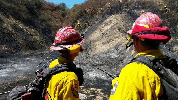Moreno Valley Brush Fire Shuts Down 1 Lane on 60 Freeway | Banning, CA ...