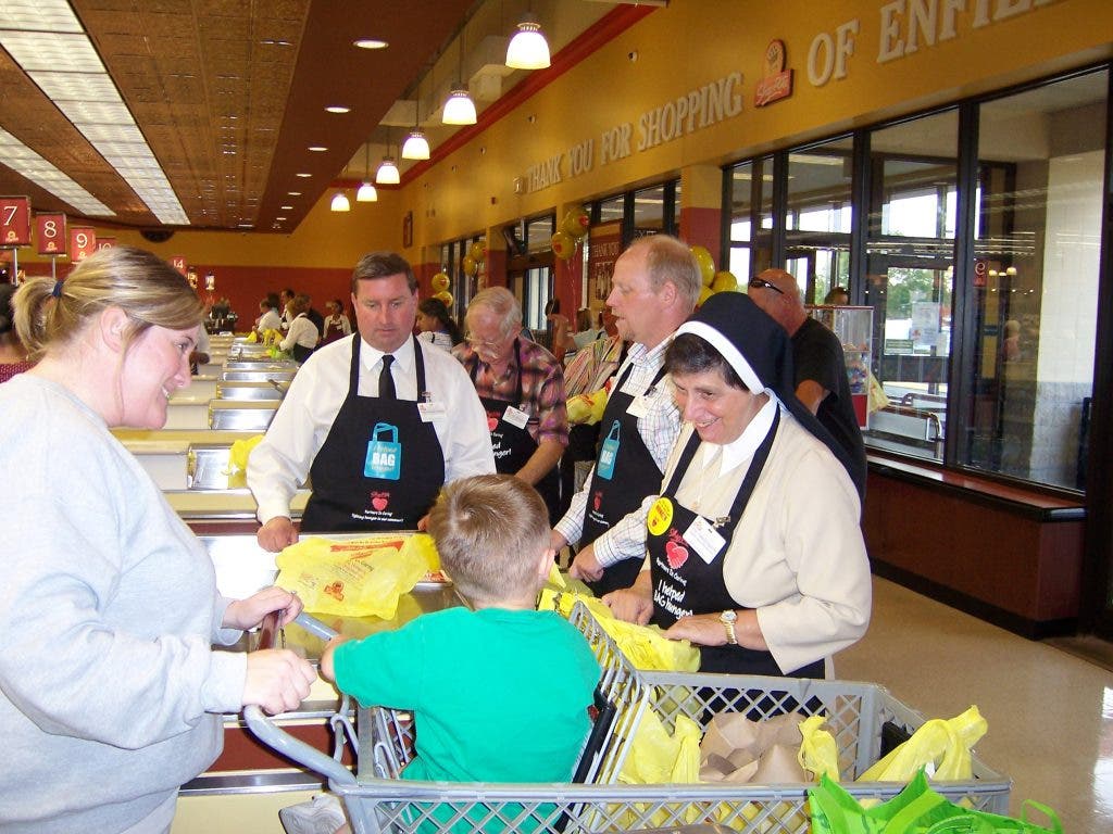 Help Bag Hunger - Local Dignitaries Bag Your Groceries! | Enfield, CT Patch