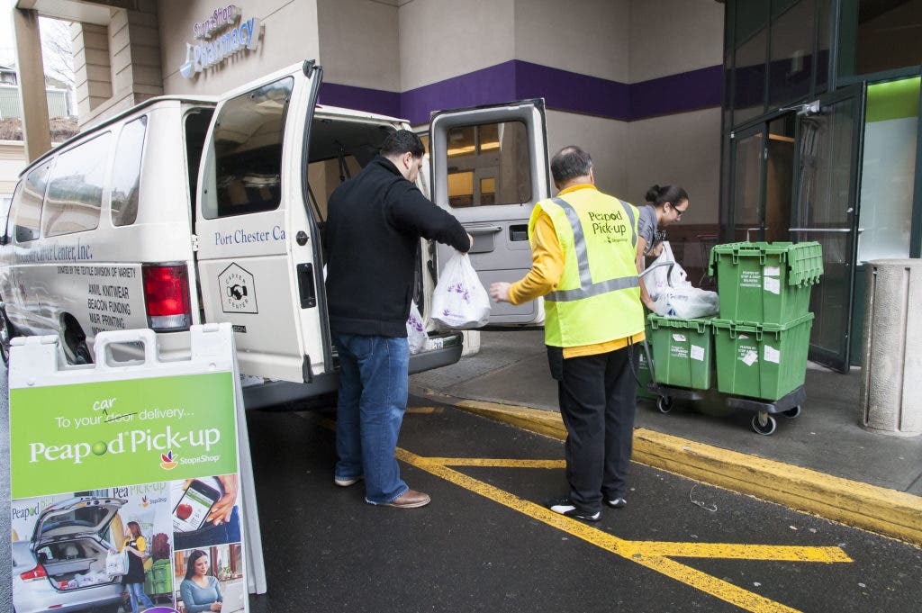 Peapod's New PickUp Service Donates to The Carver Center Port