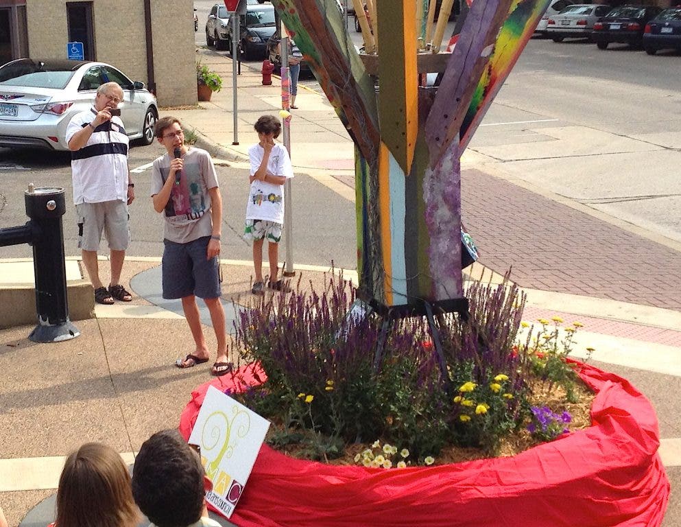 News small post card thumbnail