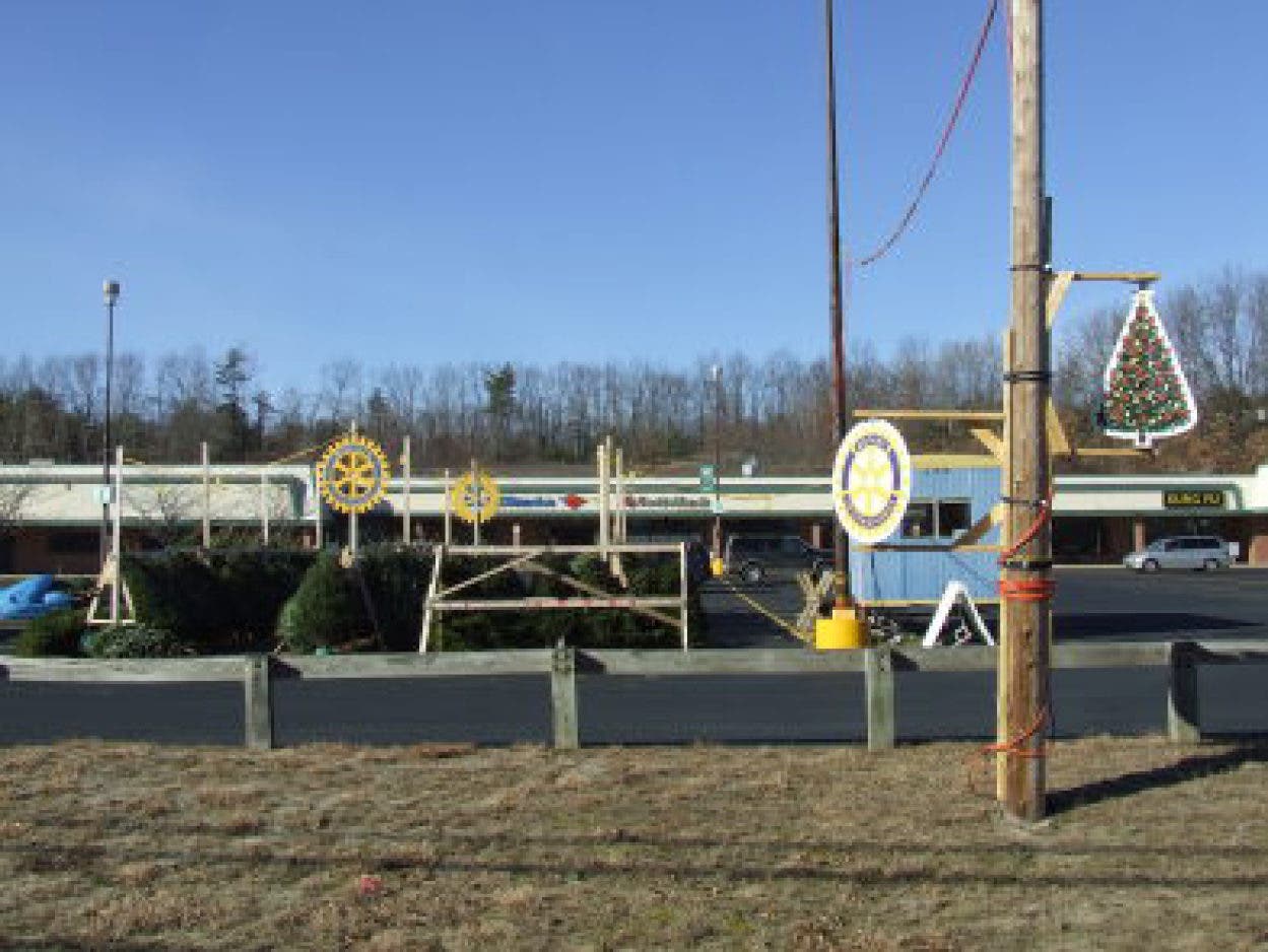 Rotary Club of Merrimack Holds Annual Christmas Tree Sale Merrimack