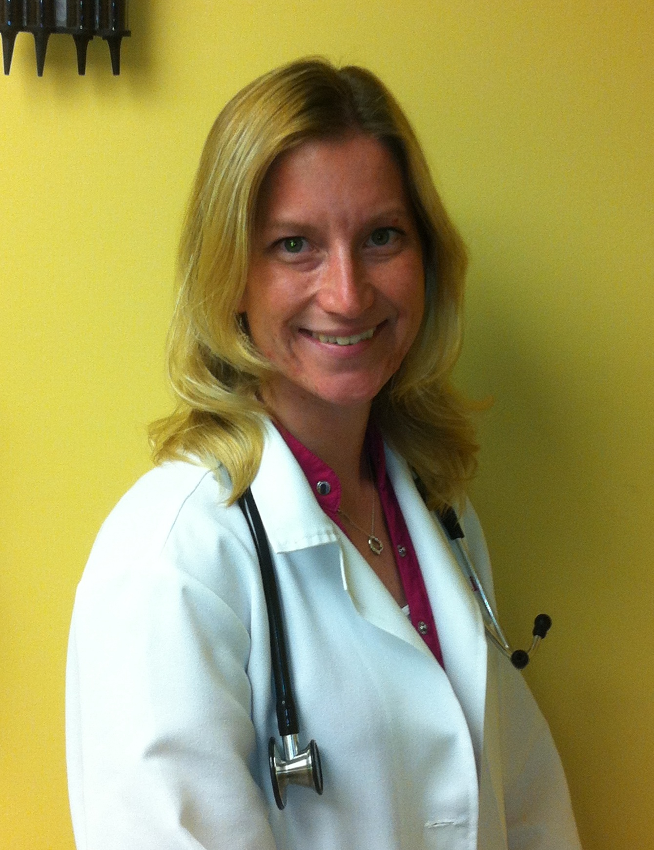 NICOLE ALVAREZ JOINS ALLERGY and ASTHMA and AFFILIATES of LEESBURG and