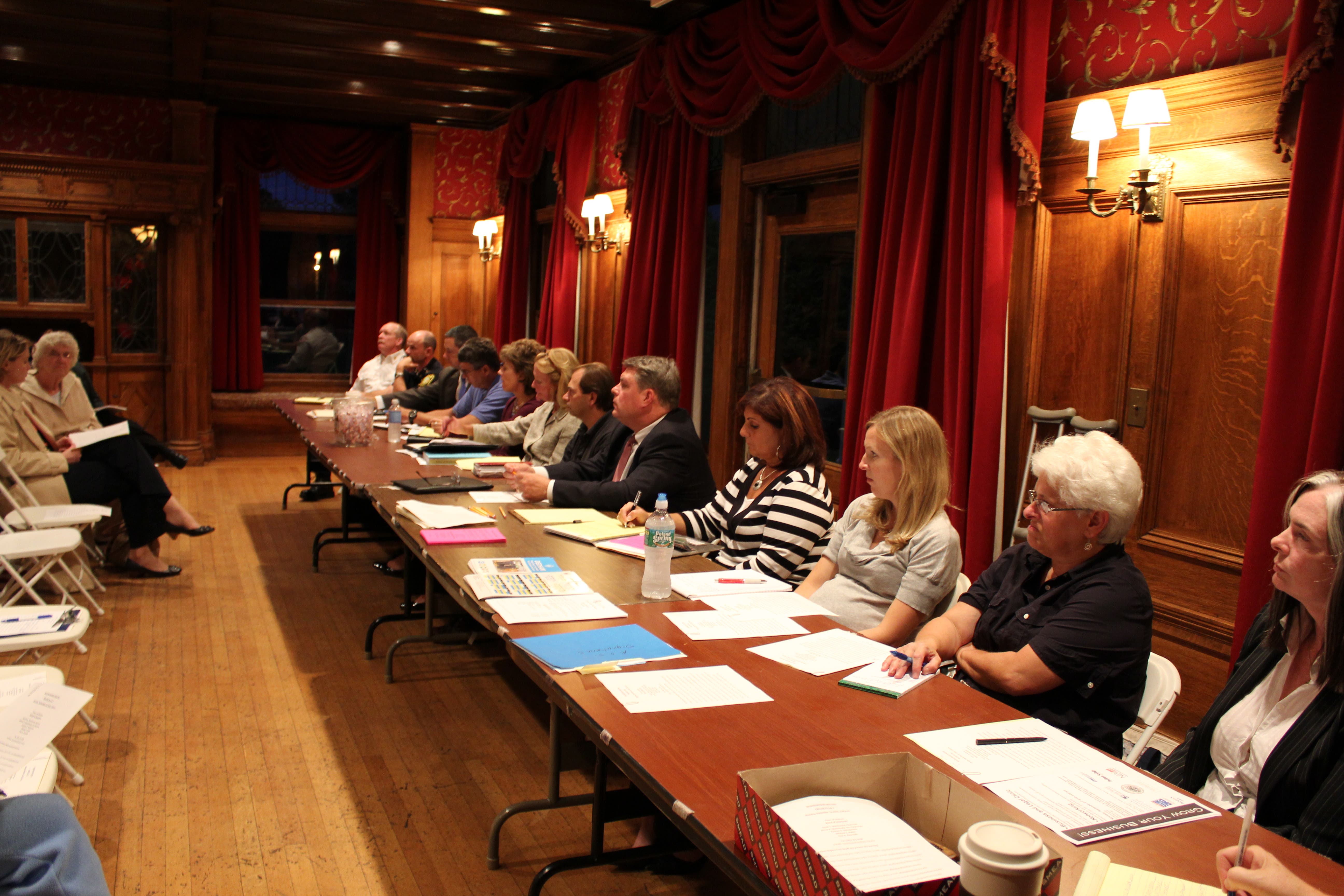 Week's Highlights: Primary Elections, Neighborhood Meeting