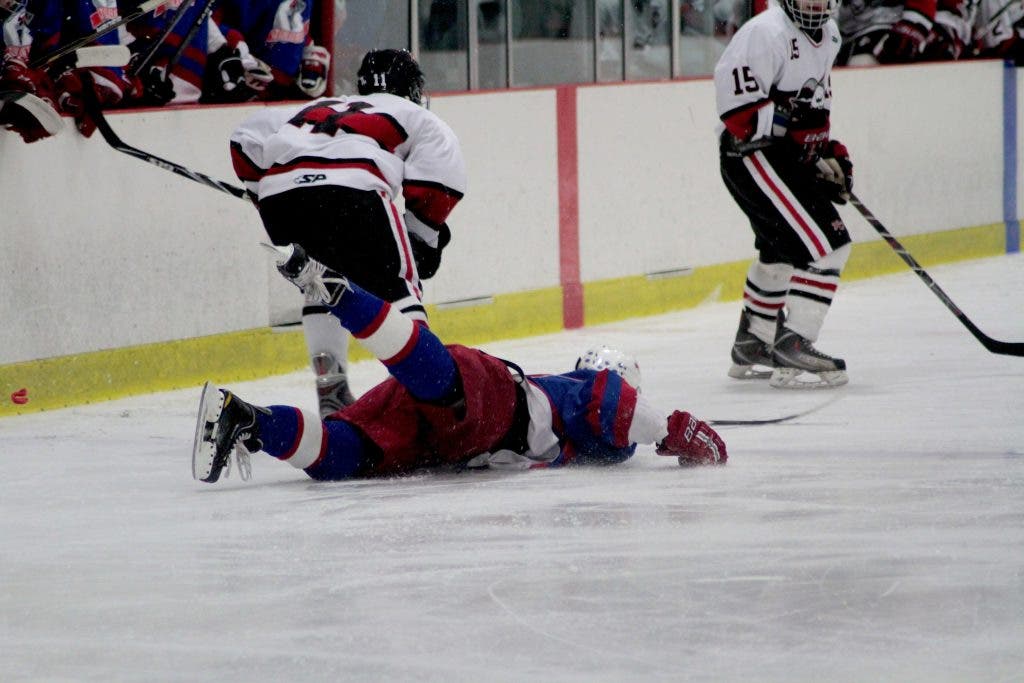 SportSeen: New Canaan Hockey Edges Glastonbury in Pursuit of State ...