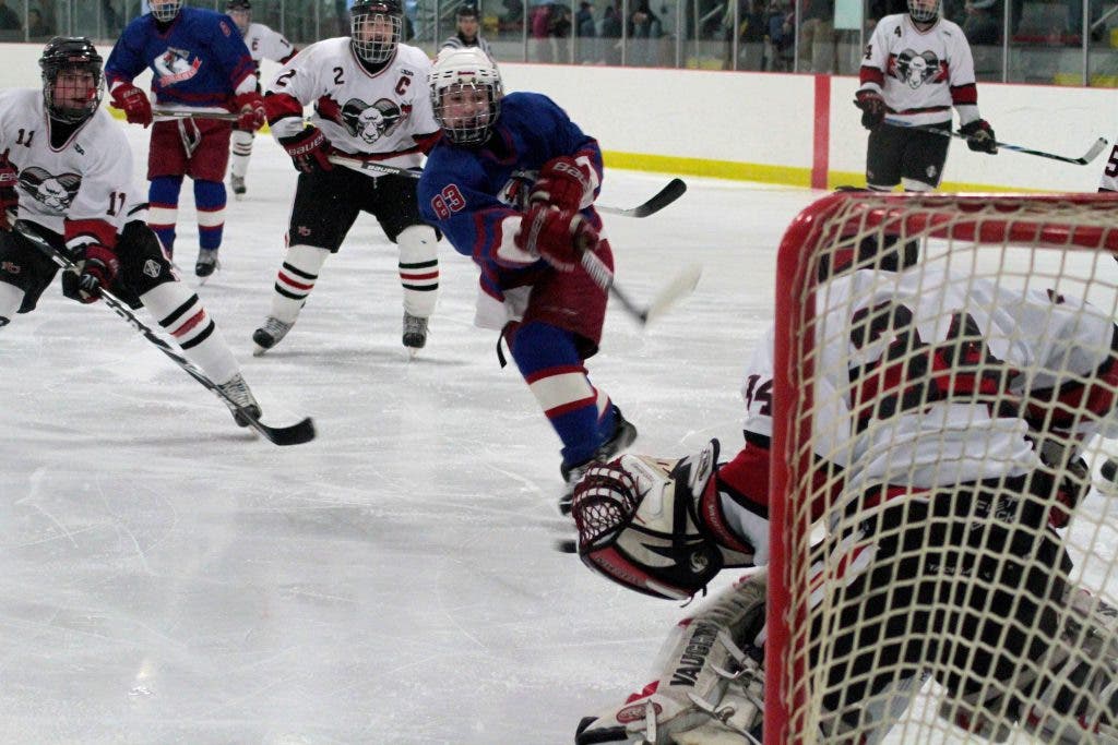 SportSeen: New Canaan Hockey Edges Glastonbury in Pursuit of State ...