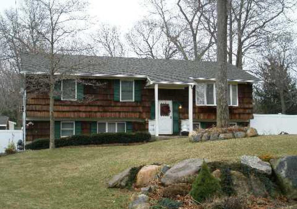 House Hunt Three Miller Place District Homes Under 350K Miller