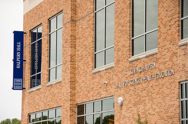 Camden County College Offering New Veterinary Exam Room