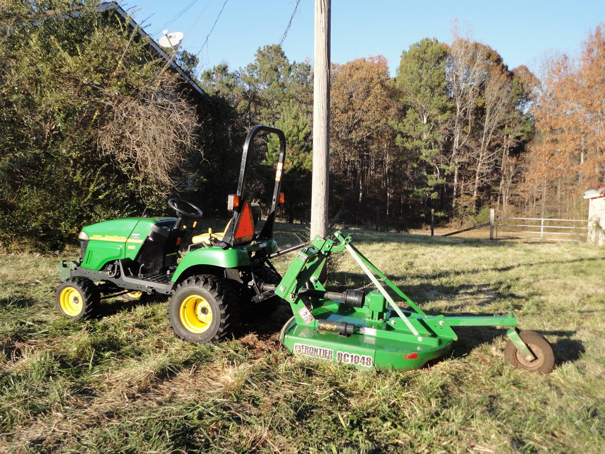 FOR SALE John Deere Model 2305 Compact Utility Tractor (2008) Dallas