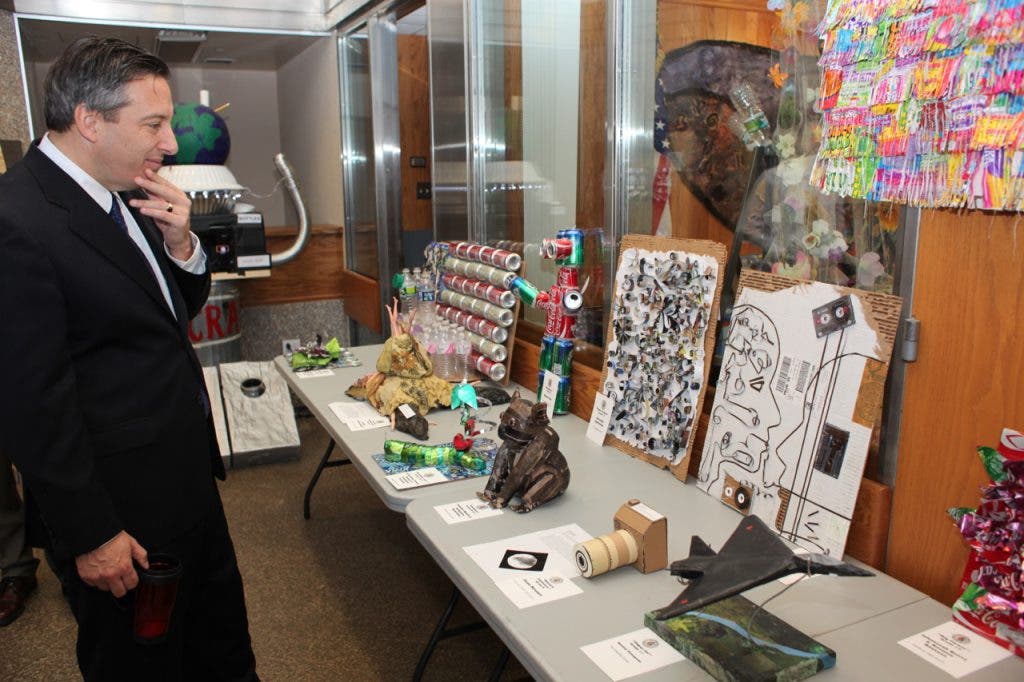 News small post card thumbnail