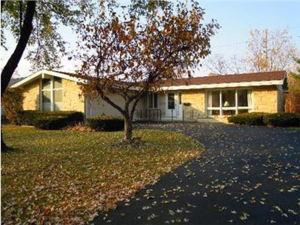 House Hunt Five Western Springs Homes On Sale For Under 300,000